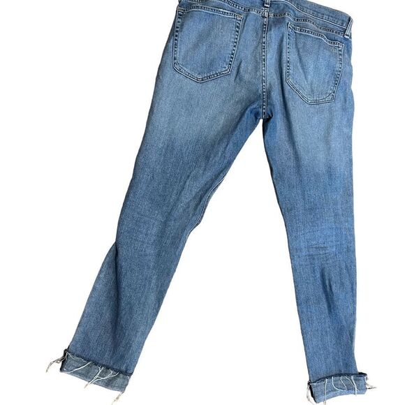 Revolve Rag & Bone DRE boyfriend Jeans in Fremont color - Picture 9 of 13